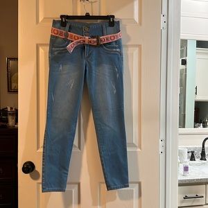 Colombian design never wear brand